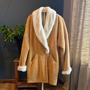Vintage Express Women’s Faux Fur Coat